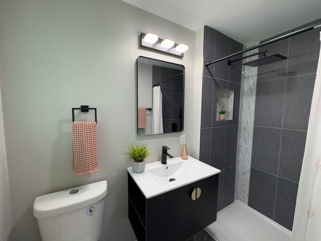 8009 Greenwood Avenue, Munster, IN 46321