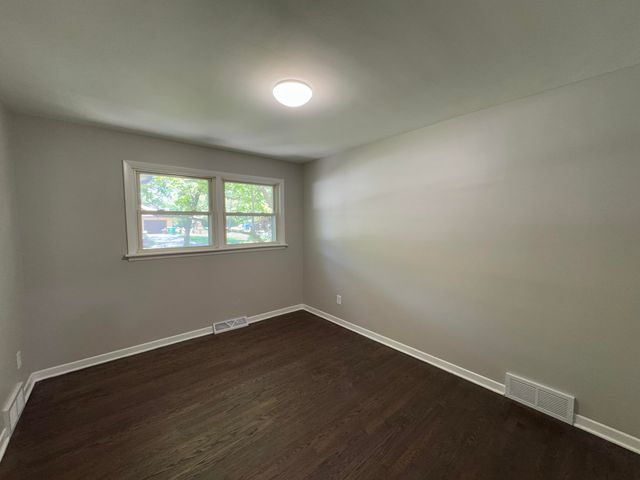 8009 Greenwood Avenue, Munster, IN 46321