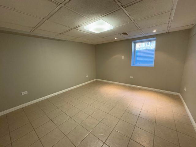 8009 Greenwood Avenue, Munster, IN 46321