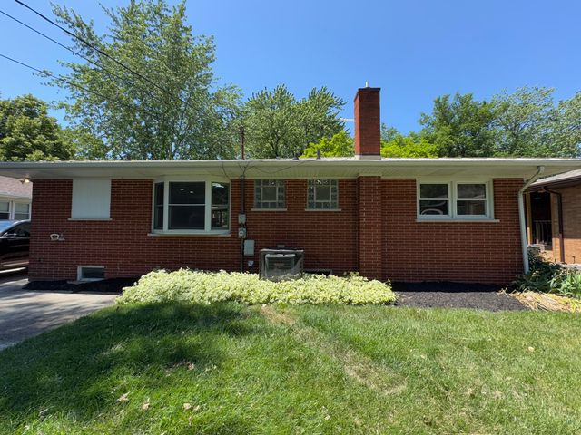 8009 Greenwood Avenue, Munster, IN 46321