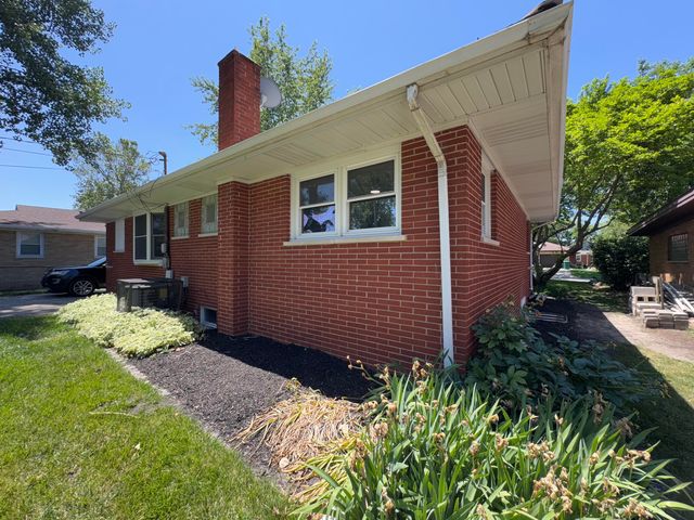 8009 Greenwood Avenue, Munster, IN 46321