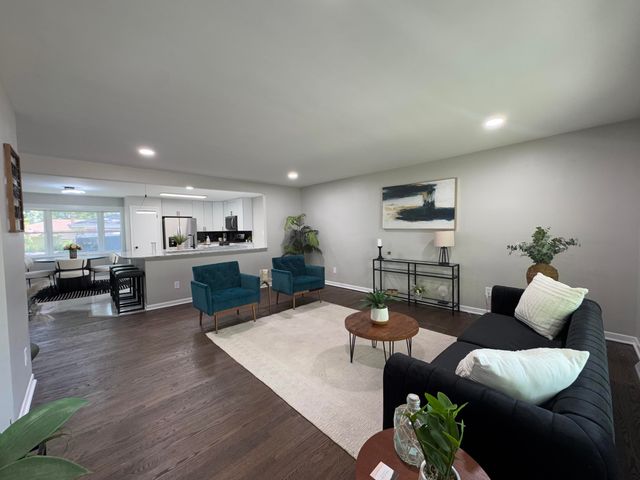 8009 Greenwood Avenue, Munster, IN 46321