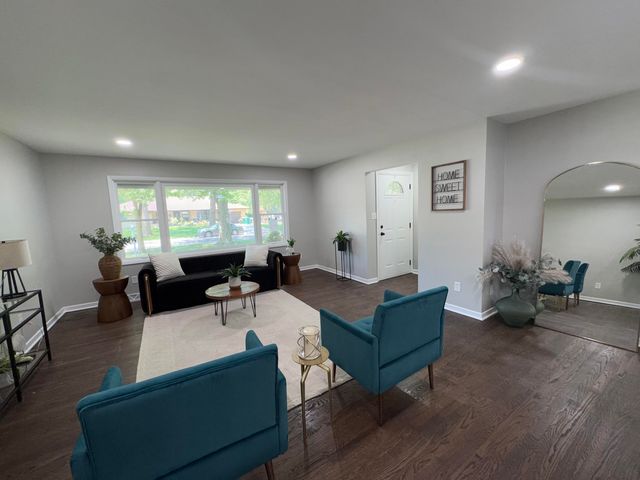 8009 Greenwood Avenue, Munster, IN 46321