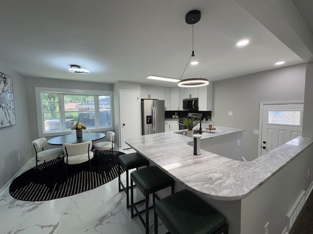 8009 Greenwood Avenue, Munster, IN 46321