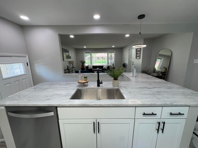 8009 Greenwood Avenue, Munster, IN 46321