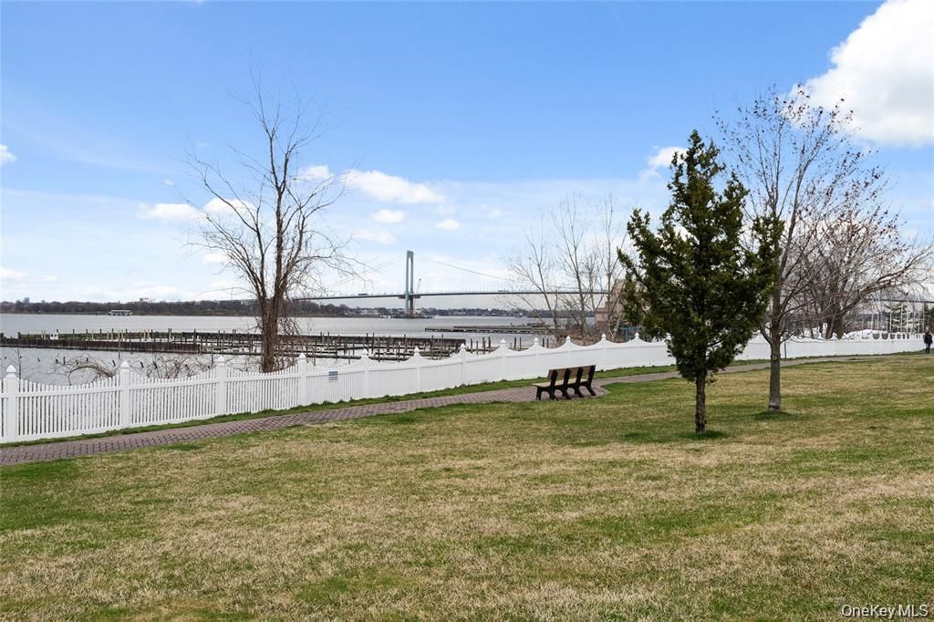 319 Endeavor Place 43, College Point, NY 11356 — photo 4