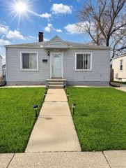 1282 Applewood Avenue, Lincoln Park, MI 48146