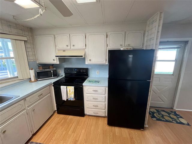 423 CERVINA DRIVE, Venice, FL 34285