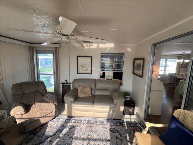423 CERVINA DRIVE, Venice, FL 34285