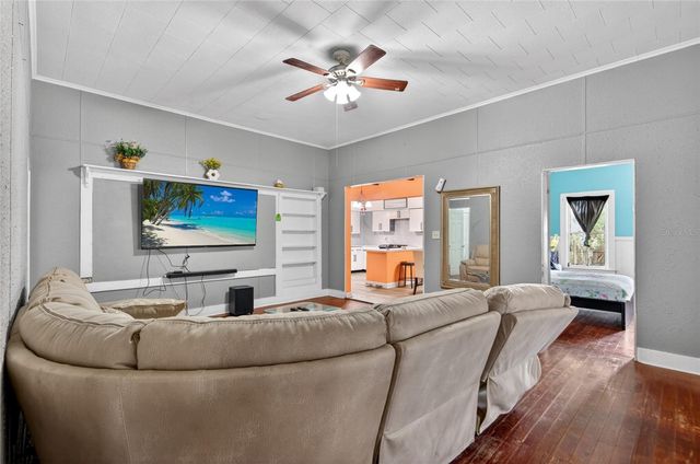 200 N ORANGE AVENUE, Fort Meade, FL 33841