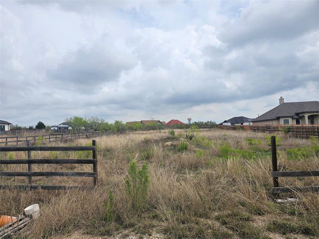 154 Burrobrush ST, Niederwald, TX 78640