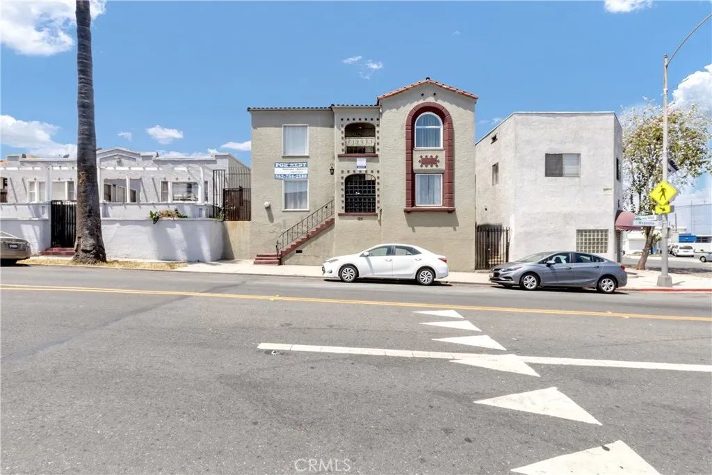 1211 Magnolia Avenue, Long Beach, CA 90813