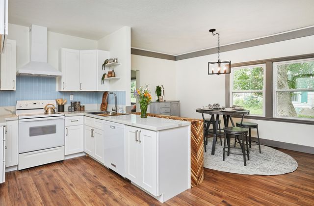 207 E Buchanan Street, Winterset, IA 50273
