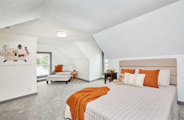207 E Buchanan Street, Winterset, IA 50273