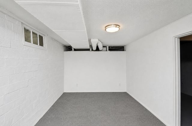 207 E Buchanan Street, Winterset, IA 50273
