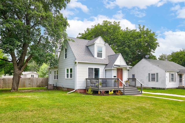 207 E Buchanan Street, Winterset, IA 50273