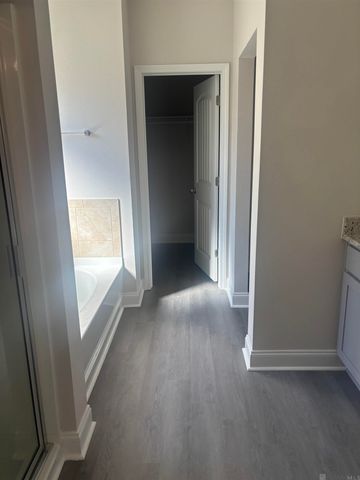 13302 Fowler Dr, Walker, LA 70785