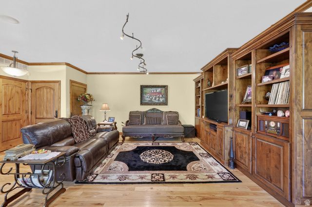 973 E TALIESEN CV, Midvale, UT 84047