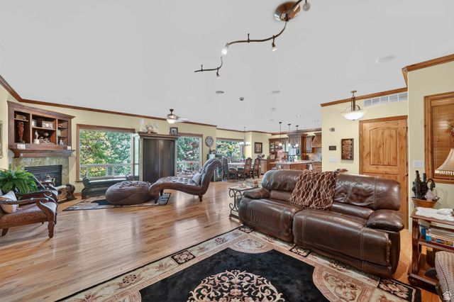 973 E TALIESEN CV, Midvale, UT 84047