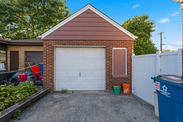 842 N Memorial Drive, Chicago Heights, IL 60411