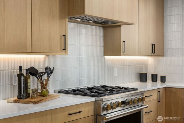 19742 20th Avenue NW, Shoreline, WA 98177