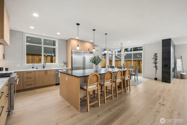 19742 20th Avenue NW, Shoreline, WA 98177