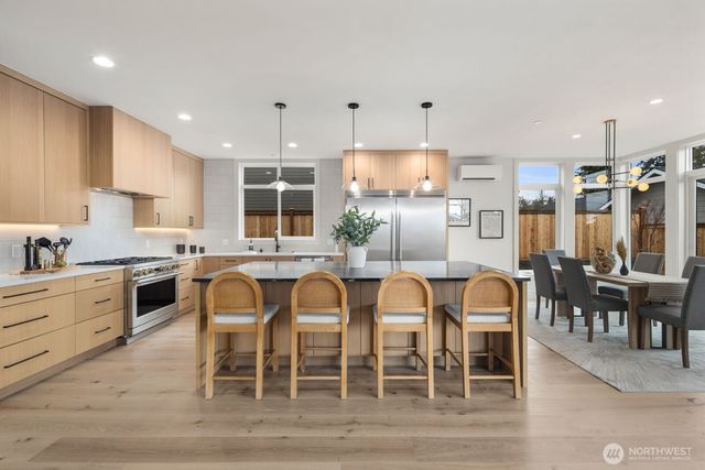 19742 20th Avenue NW, Shoreline, WA 98177