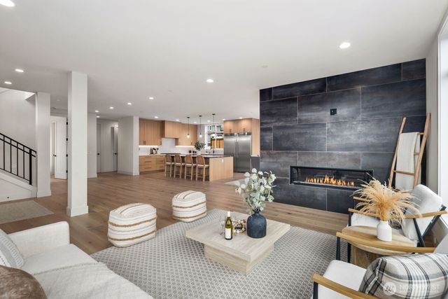 19742 20th Avenue NW, Shoreline, WA 98177