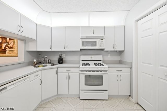 475 Quince Ct, Mahwah Twp., NJ 07430