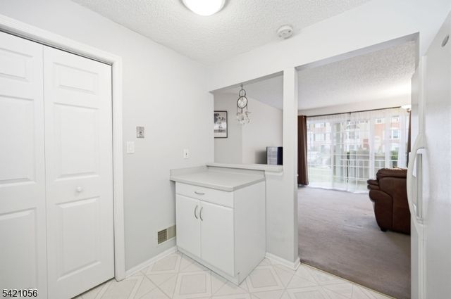 475 Quince Ct, Mahwah Twp., NJ 07430