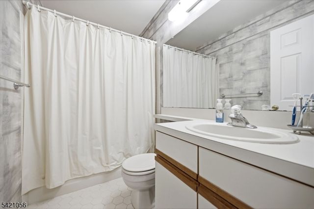 475 Quince Ct, Mahwah Twp., NJ 07430