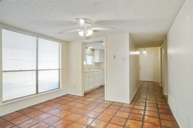 4920 Byers Avenue A, Fort Worth, TX 76107