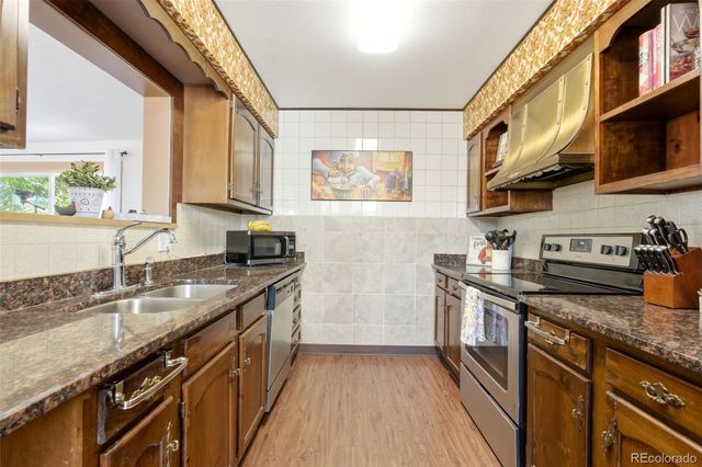 240 S 5th Avenue, Brighton, CO 80601