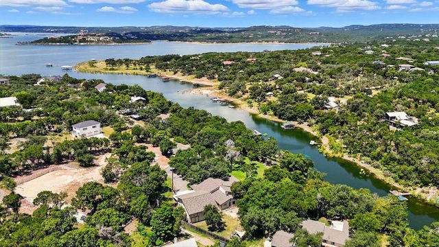 8023 Lakeview ST, Volente, TX 78641