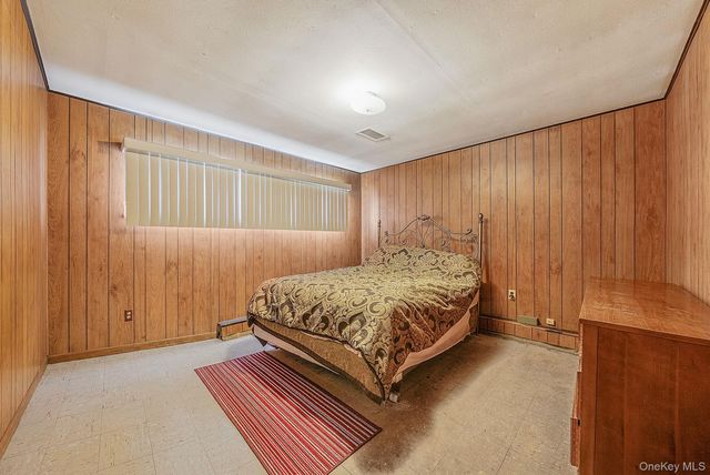 42 Centerwood Street, West Babylon, NY 11704