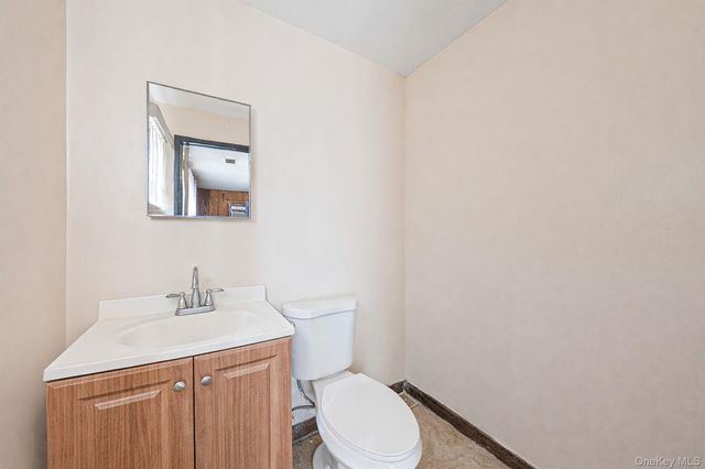 42 Centerwood Street, West Babylon, NY 11704