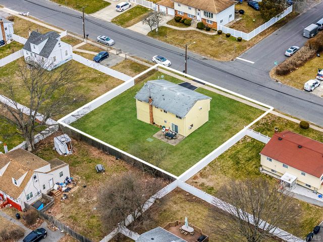 42 Centerwood Street, West Babylon, NY 11704