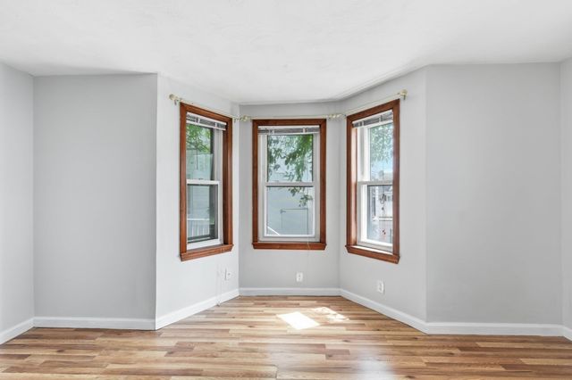 216 Crest Ave, Revere, MA 02151