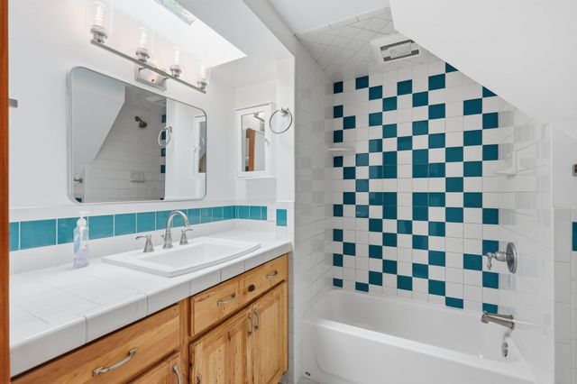 216 Crest Ave, Revere, MA 02151