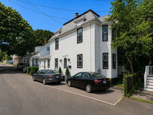 216 Crest Ave, Revere, MA 02151
