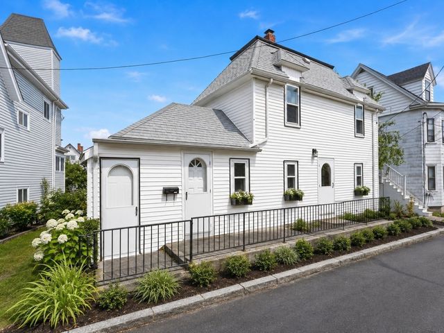 216 Crest Ave, Revere, MA 02151
