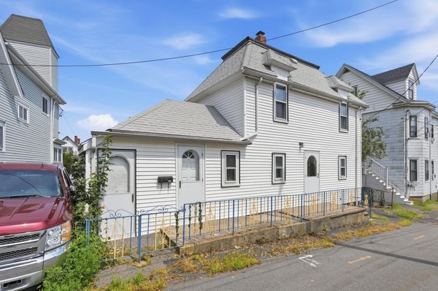 216 Crest Ave, Revere, MA 02151
