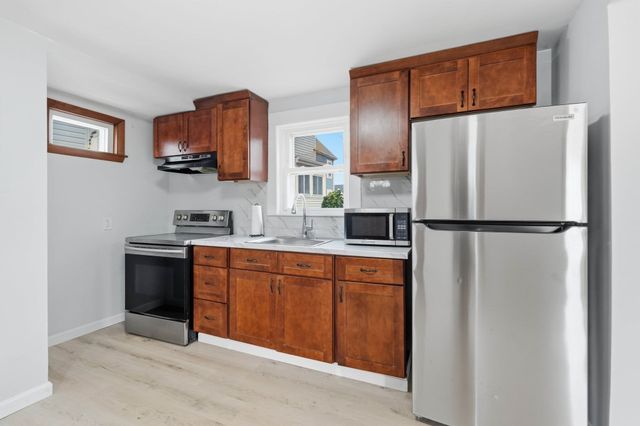 216 Crest Ave, Revere, MA 02151