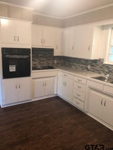 2725 Brentwood Dr, Tyler, TX 75701