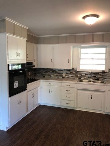 2725 Brentwood Dr, Tyler, TX 75701