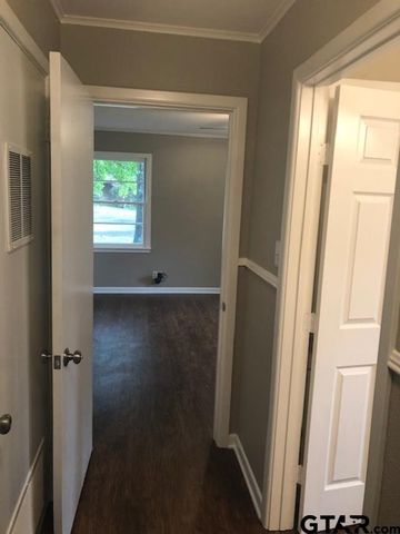 2725 Brentwood Dr, Tyler, TX 75701