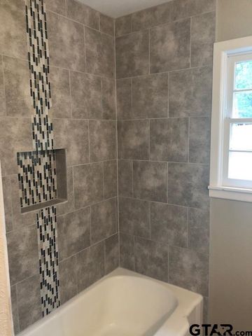 2725 Brentwood Dr, Tyler, TX 75701