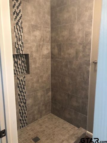 2725 Brentwood Dr, Tyler, TX 75701