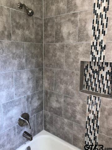 2725 Brentwood Dr, Tyler, TX 75701