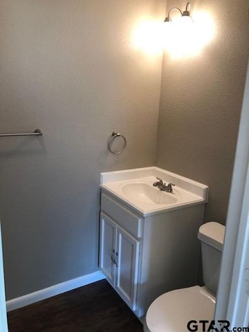 2725 Brentwood Dr, Tyler, TX 75701